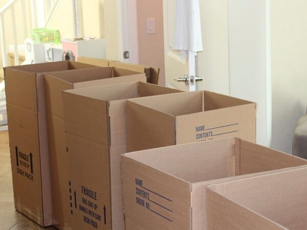 Cardboard boxes for moving house (cc Wikimedia / MoveON)