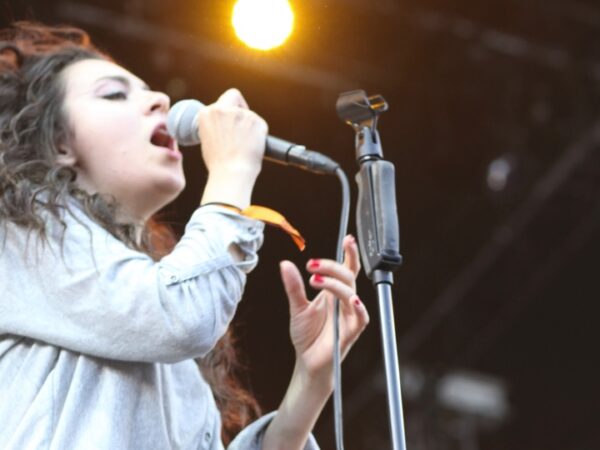 Charli XCX (cc Flickr / Anna Hanks)