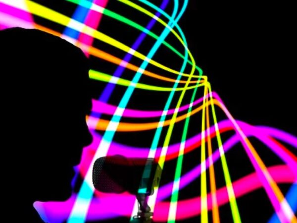 Neon and Mic (Pixaby)